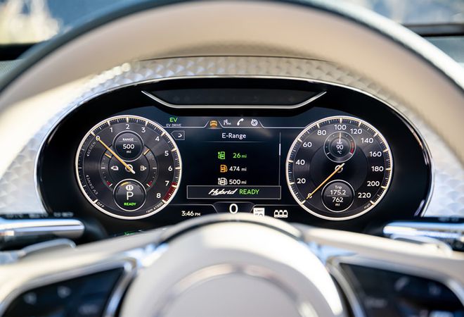Bentley Flying Spur 2023 Цифровая панель приборов. Авто Премиум Груп