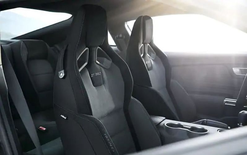Ford Mustang 2019 Удобные спортивные сиденья RECARO/Miko. Авто Премиум Груп