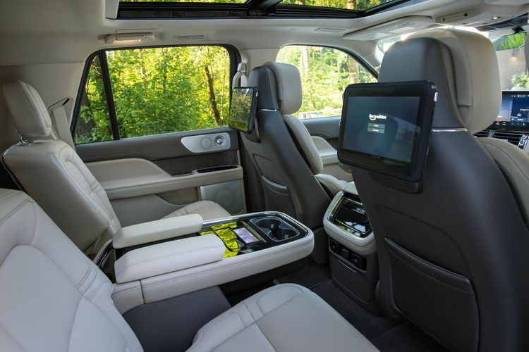 Lincoln Navigator 2024 Новейшие технологии. Авто Премиум Груп