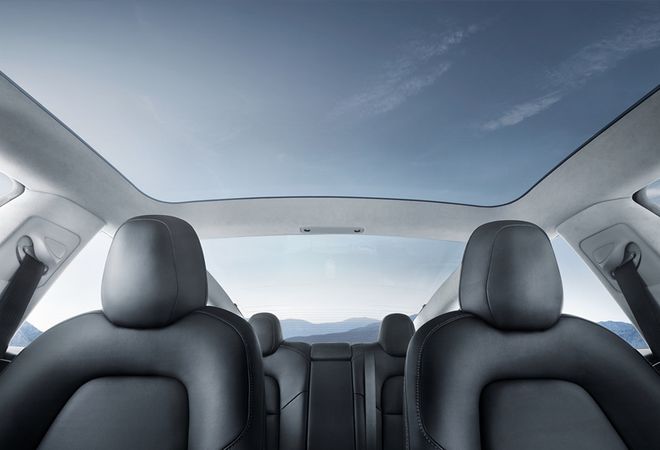 Tesla Model 3 2023 Стеклянная крыша. Авто Премиум Груп