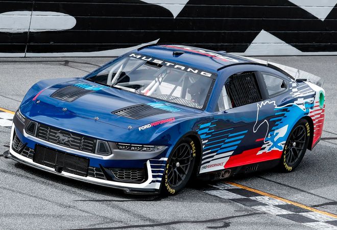 Новый Ford Mustang для NASCAR