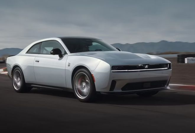 Поддельный выхлоп Dodge Charger EV