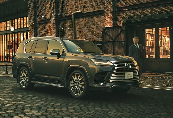 Lexus представляет обновленный LX