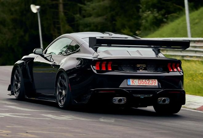 Ford Mustang GTD снова выходит на трассу Нюрбургринга