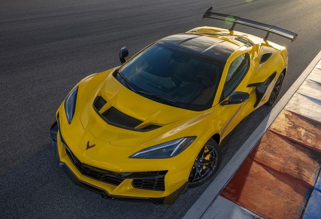 Corvette ZR1 2025 оказался быстрее: 2,2 секунды до 100 км/ч!