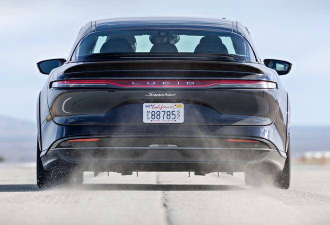 Lucid Air Sapphire установил новый рекорд разгона до 60 миль/ч