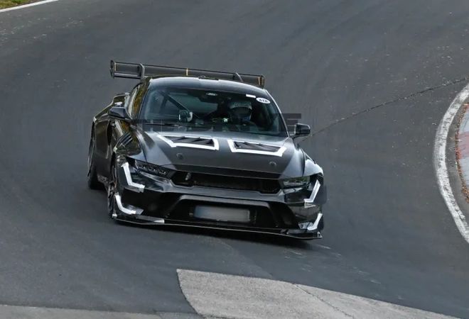 Ford Mustang GTD снова выходит на Нюрбургринг