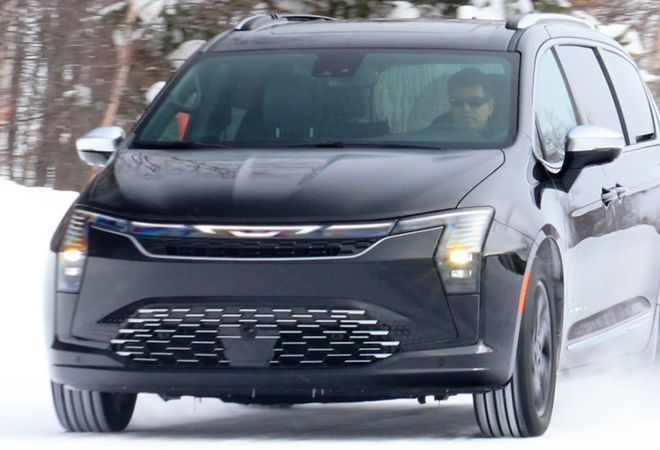 Chrysler Pacifica: Новый облик с "робокоповским" взглядом
