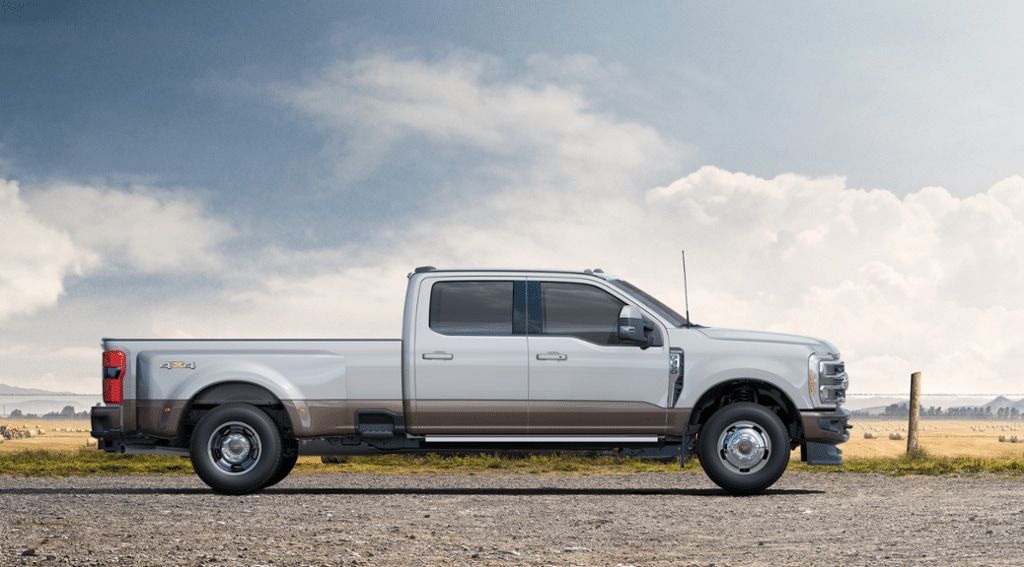 Ford F-350 King Ranch 2023 6.7 V8 OHV Power Stroke® Turbo Diesel Дизель 10-ст АКПП Полный Двойная кабина/Длинный кузов (DRW)
