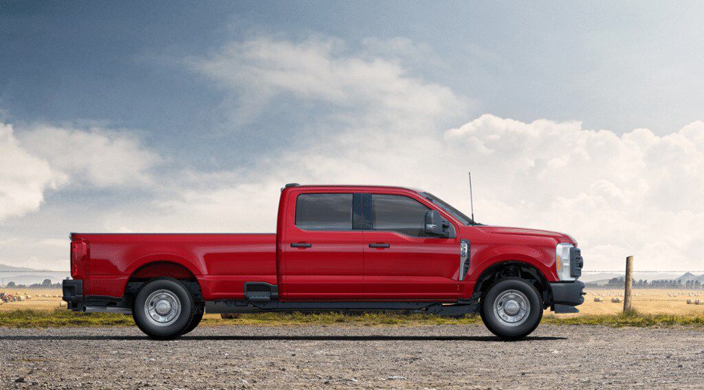 Ford F-350 XL 2023 7.3 V8 2V DEVCT PFI Бензин 10-ст АКПП Задний Двойная кабина/Длинный кузов 