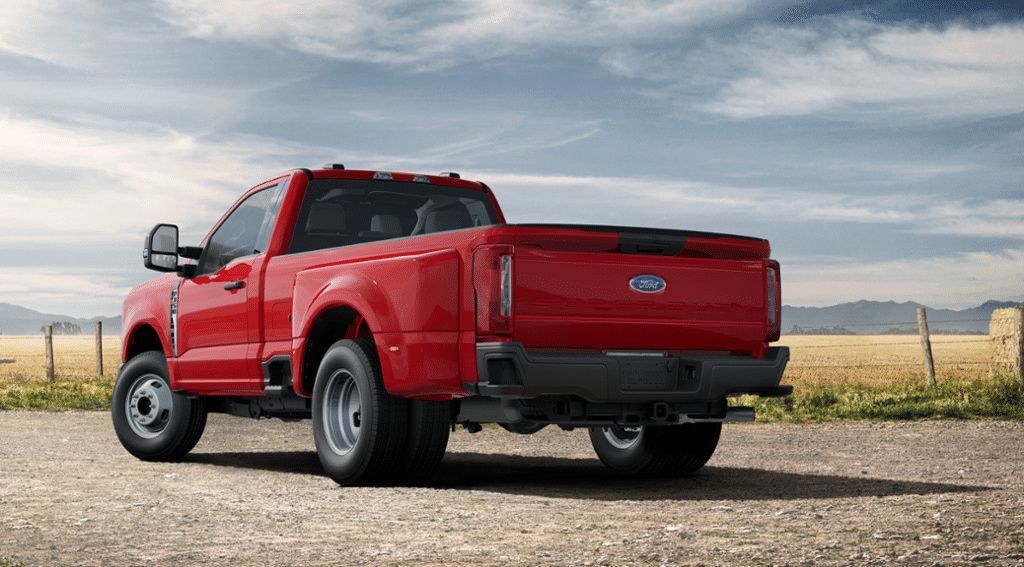 Ford F-350 XL 2023 6.8 V8  Бензин 10-ст АКПП Полный Одинарная кабина/Длинный кузов (DRW)