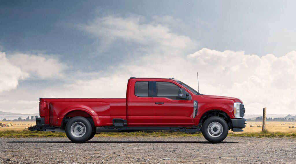 Ford F-350 XL 2023 6.7 V8 OHV Power Stroke® Turbo Diesel Дизель 10-ст АКПП Полный Полуторная кабина/Длинный кузов (DRW)