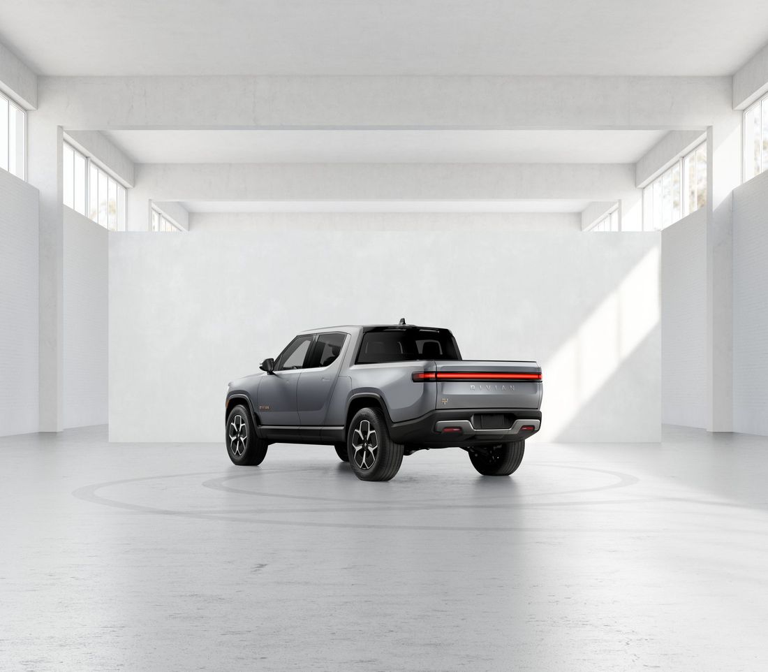 Rivian R1T Adventure 2023