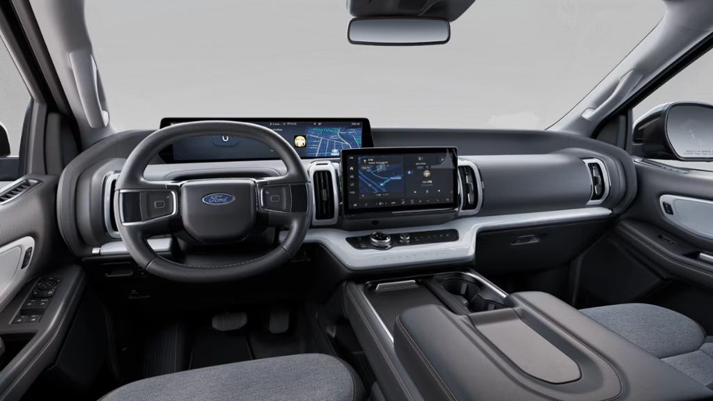 Ford Expedition Active™ 2025