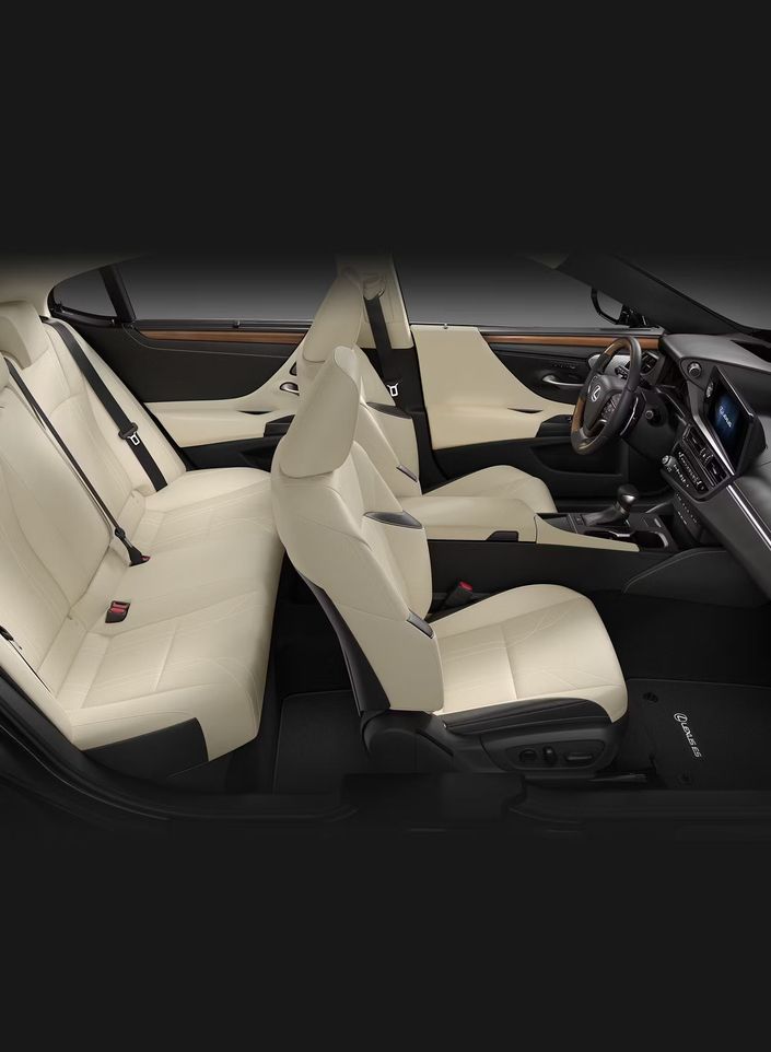 Lexus ES 250 Ultra Luxury 2025