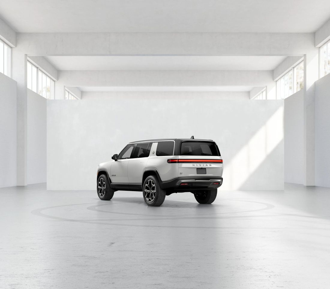 Rivian R1S Dual Standard 2025 Два электромотора Rivian Rivian Standard АКПП Ред. Полный  