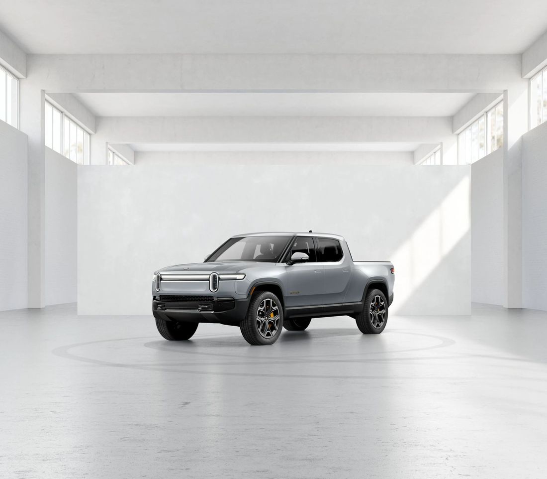 Rivian R1T Tri 2025