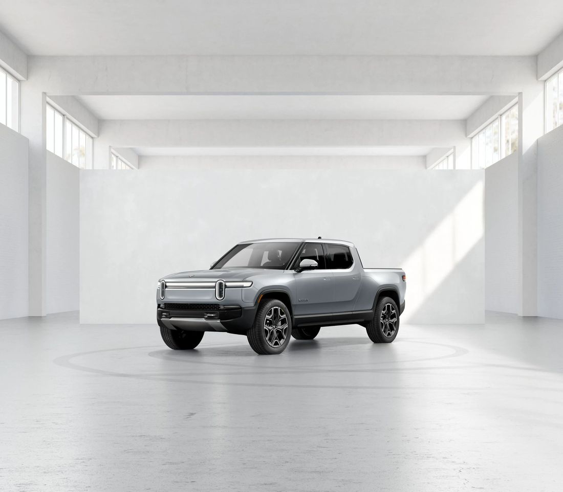 Rivian R1T Dual 2025 Два электромотора Rivian Dual Standard Rivian Large АКПП Ред. Полный  