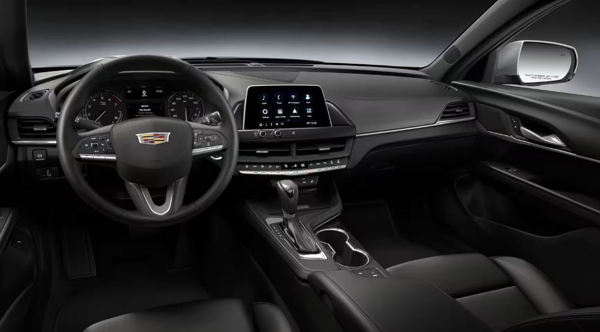 Cadillac CT4 Luxury 2026