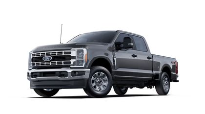 Ford F-250 XLT 2025