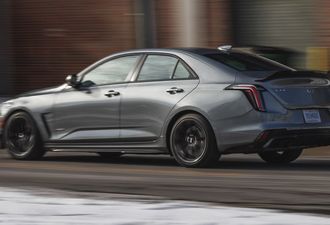 Cadillac CT4 2026