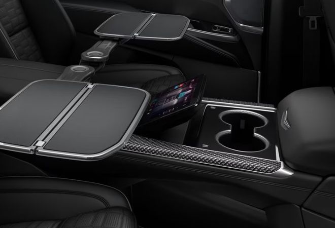 Cadillac Escalade-V 2026 Командный центр. Авто Премиум Груп