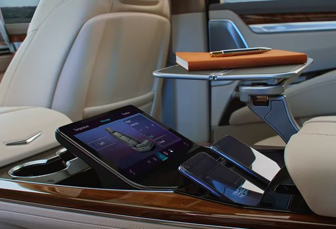 Cadillac Escalade 2026 Командный центр для пассажиров. Авто Премиум Груп