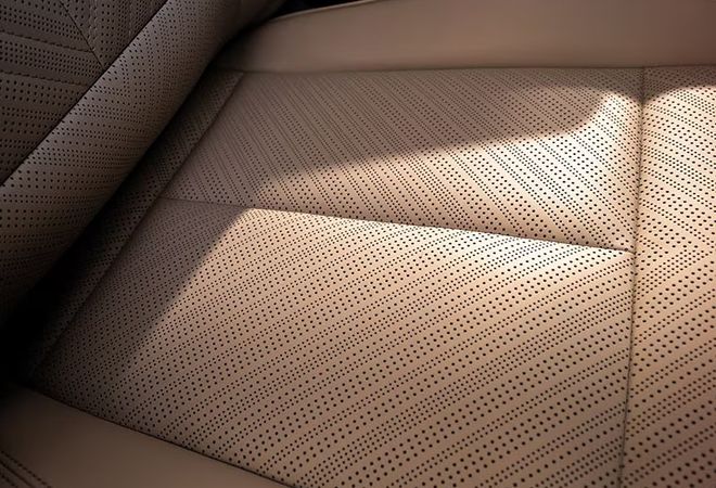 Cadillac Escalade IQ 2025 Комфорт сидений второго ряда. Авто Премиум Груп
