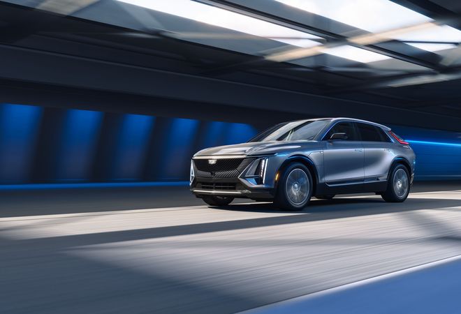 Cadillac Lyriq 2025 Расширенные функции безопасности и помощи водителю. Авто Премиум Груп