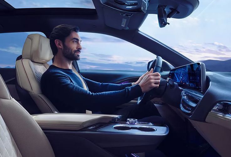 Cadillac Lyriq 2025 Неповторимый салон. Авто Премиум Груп