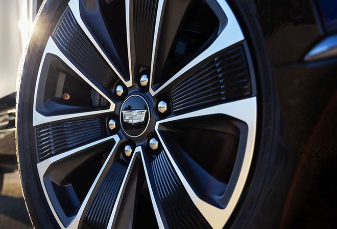 Cadillac Vistiq 2026 Спортивные акценты. Авто Премиум Груп