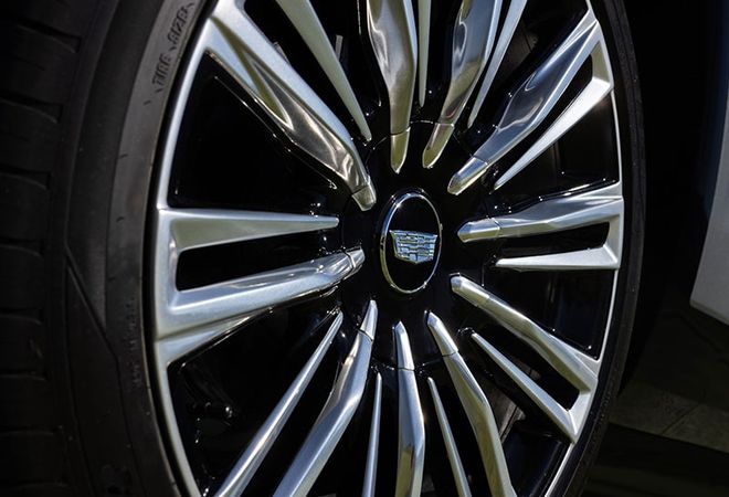Cadillac Vistiq 2026 Адаптивная пневматическая подвеска. Авто Премиум Груп