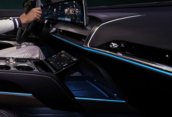 Cadillac Vistiq 2026 126-цветовая подсветка салона. Авто Премиум Груп