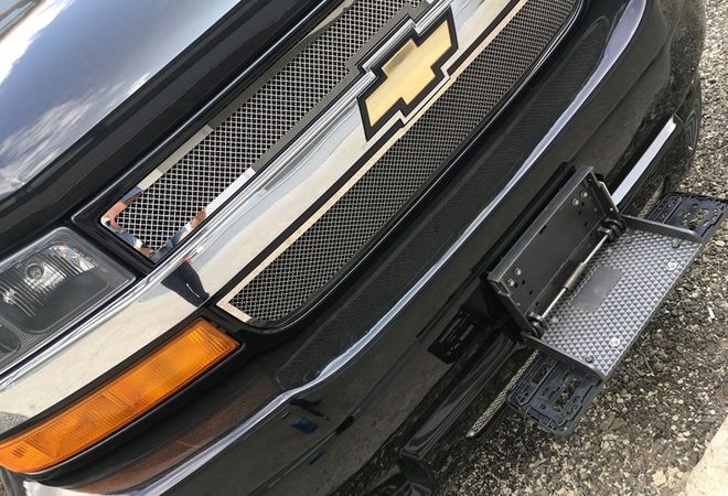 Chevrolet Explorer 2021 Откидывающаяся номерная рамка на переднем бампере. Авто Премиум Груп