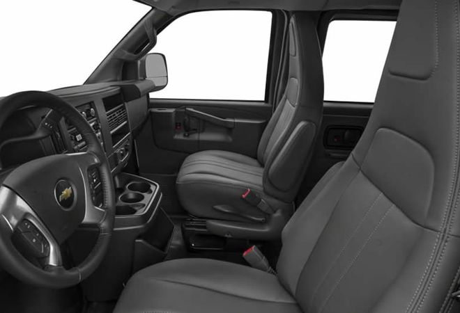 Chevrolet Express Passenger 2024 Удобные ковшеобразные передние сидения. Авто Премиум Груп