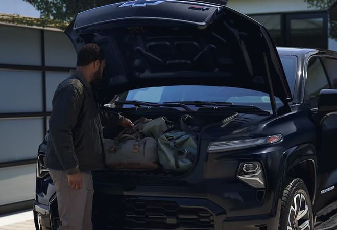 Chevrolet Silverado EV 2026 Передний багажник eTrunk. Авто Премиум Груп
