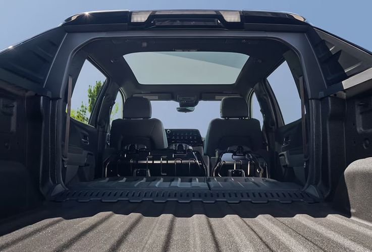 Chevrolet Silverado EV 2026 Первый в мире Midgate. Авто Премиум Груп