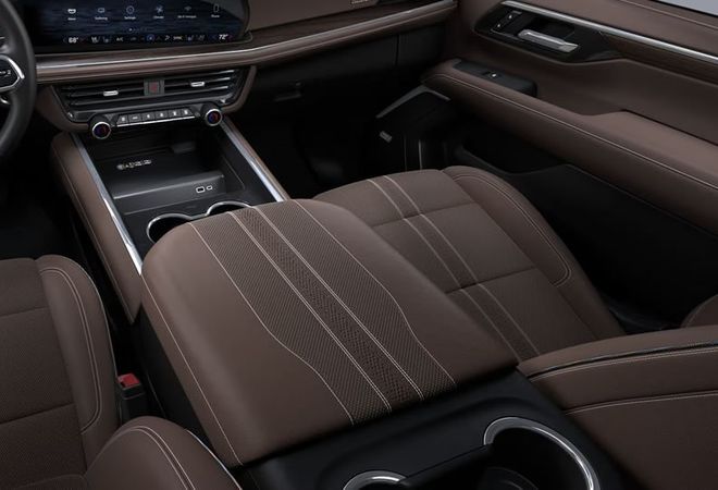 Chevrolet Tahoe 2026 Выдвигающаяся центральная консоль Power Sliding. Авто Премиум Груп