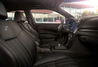 Chrysler 300 2022