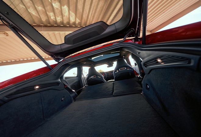 Dodge Charger 2025 Лучшее в классе багажное пространство. Авто Премиум Груп