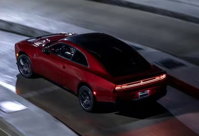 Dodge Charger 2025 Задние колеса шире передних. Авто Премиум Груп