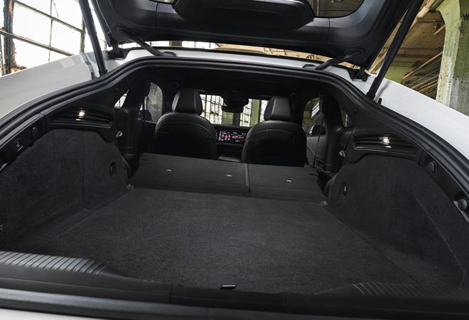 Dodge Charger 2026 Лучшее в классе багажное пространство. Авто Премиум Груп