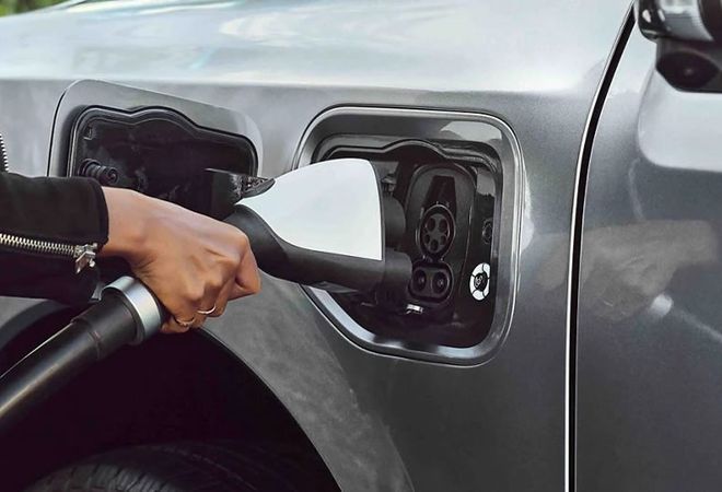 Ford F-150 Lightning 2025 Порт зарядки. Авто Премиум Груп