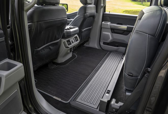 Ford F-150 2021 Запираемое место для хранения под задними сиденьями. Авто Премиум Груп