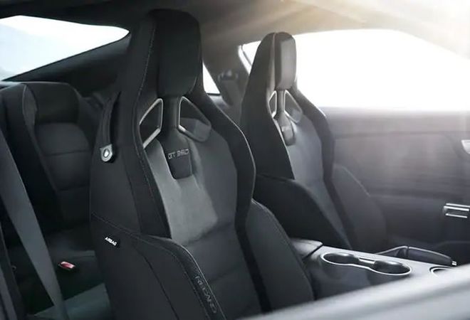 Ford Mustang 2020 Удобные спортивные сиденья RECARO/Miko. Авто Премиум Груп