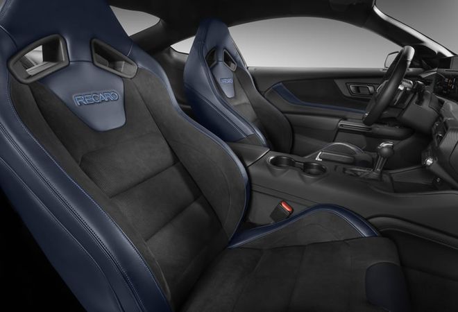 Ford Mustang 2026 спортивные сиденья RECARO. Авто Премиум Груп
