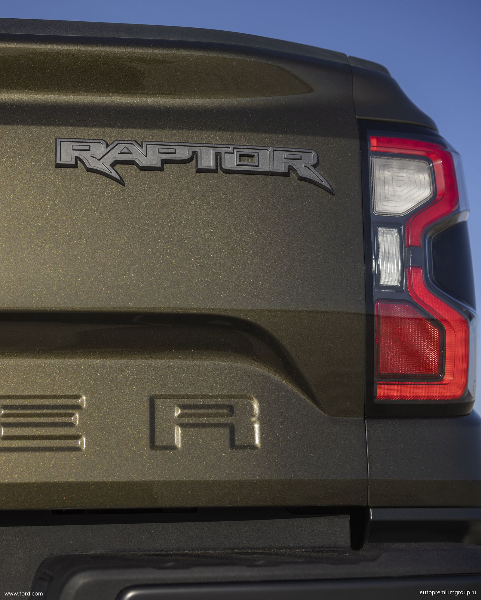 Купить новый Ford Ranger Raptor 2024 в наличии и на заказ в Москве.