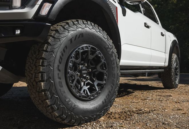 Ford F-150 Raptor R 2025 37-дюймовые колёса. Авто Премиум Груп