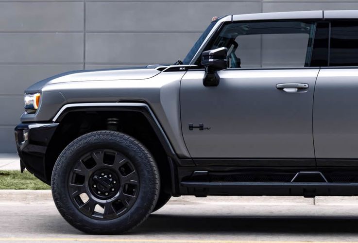 GMC Hummer EV SUV 2026 Карбоновый стиль. Авто Премиум Груп