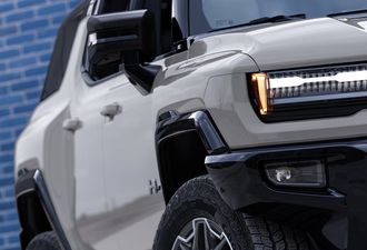 GMC Hummer EV SUV 2026